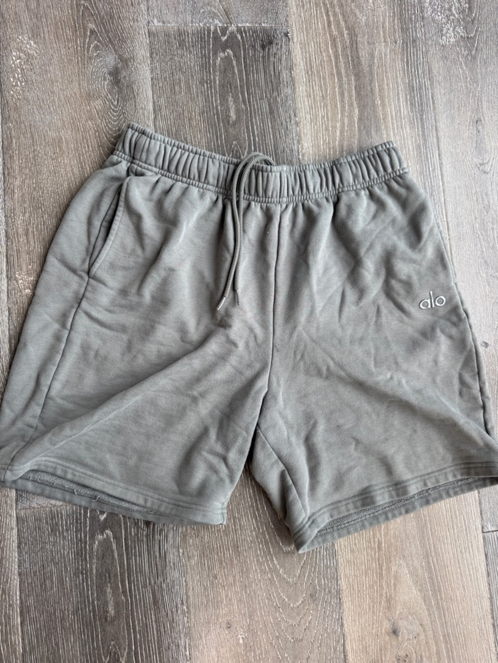 ALO Yoga Olive Green Athletic Shorts - Drawstring Waist 0473